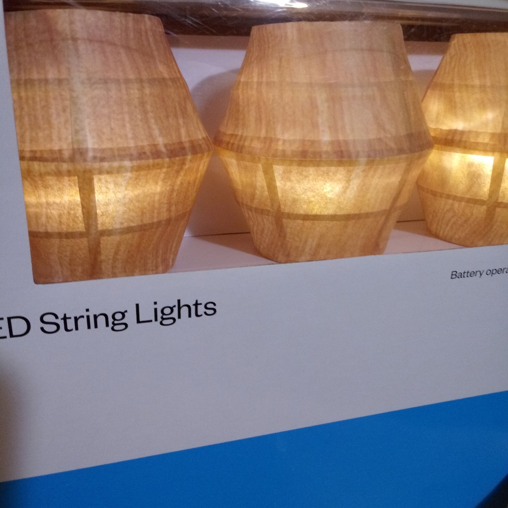 Room essentials LED string lights - Picture 3 of 6